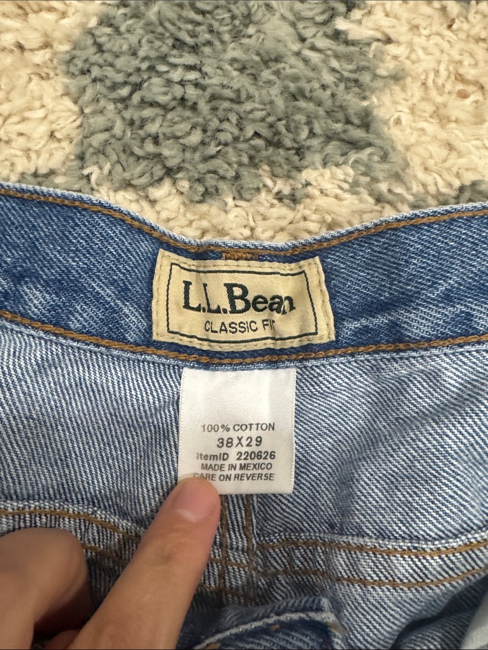 38x29 L.L. Bean Men's Faded Blue Classic Fit Jeans - Picture 7 of 7